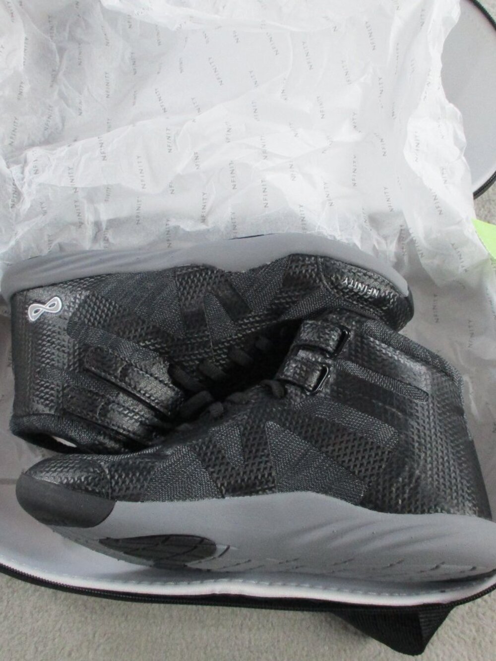 Nfinity Beast Mid Top Cheer Shoes Black Womens Size 6 Lightweight With Zip Case